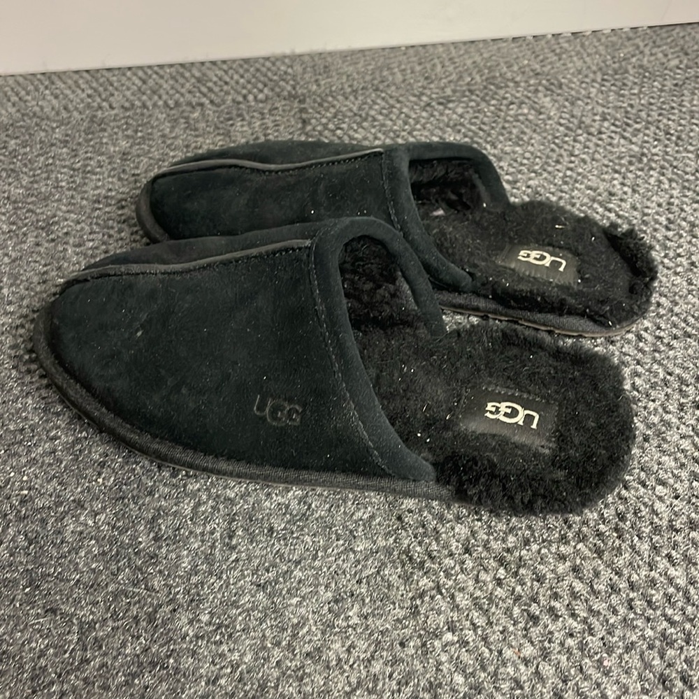 Ugg Australia black suede slip on slippers fur lined rubber soles clogs shoes